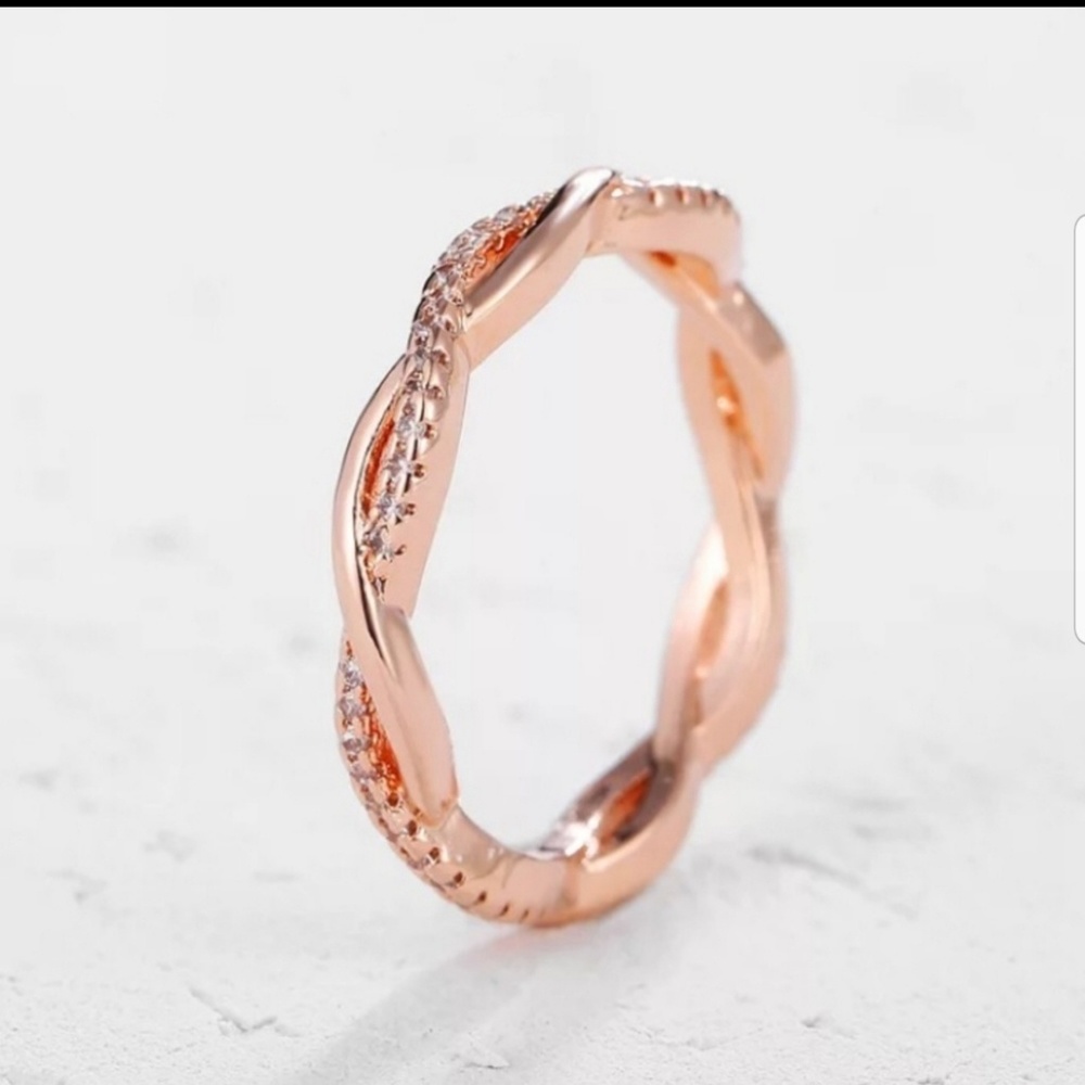 Dainty Rose Gold Tone Twist Classical  Ring A8
